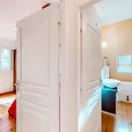 2 Bedroom Awesome In Casa vacanze *