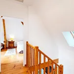 2 Bedroom Awesome In Casa vacanze Louvie-Soubiron