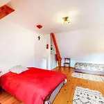 2 Bedroom Awesome In Louvie-Soubiron