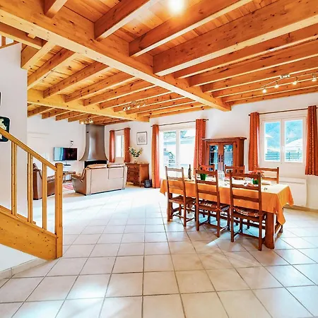 2 Bedroom Gorgeous In Casa de Férias *