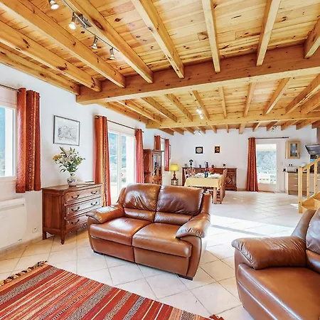 Ferienhaus 2 Bedroom Gorgeous In Louvie-Soubiron