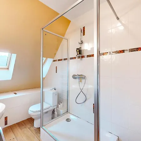 2 Bedroom Gorgeous In * Louvie-Soubiron