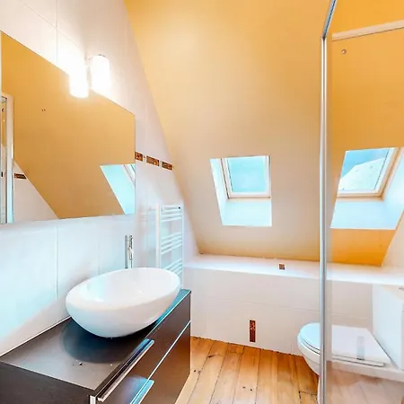 2 Bedroom Gorgeous In * Louvie-Soubiron