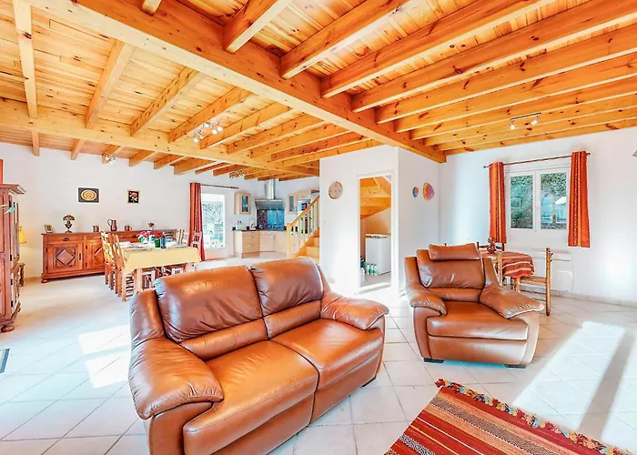 In * Louvie-Soubiron