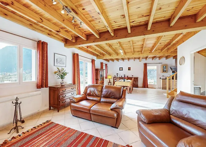 Ferienhaus In Louvie-Soubiron